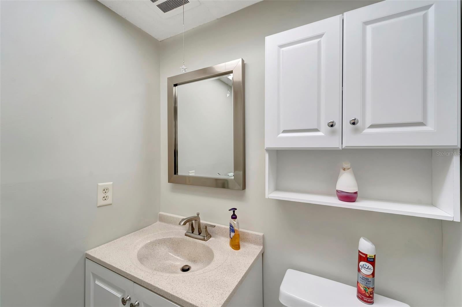 COUNTRY CLUB APTS - Residential