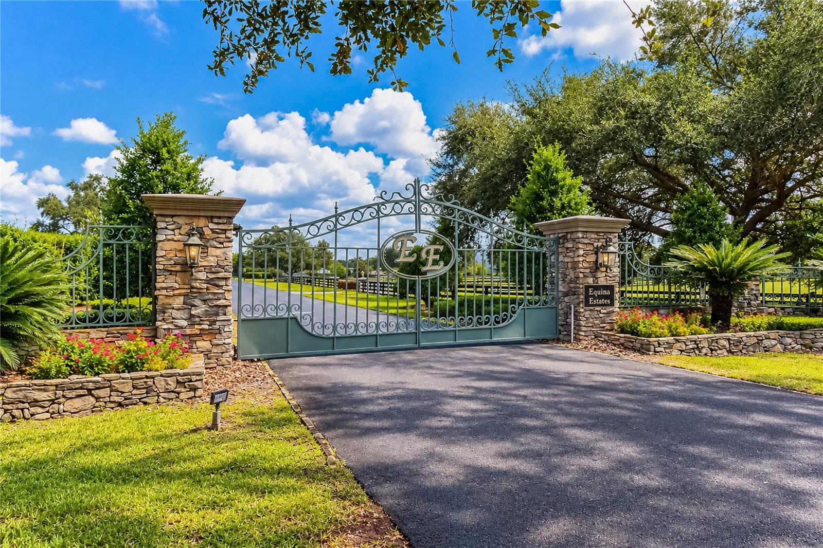 EQUINE ESTATE - Land