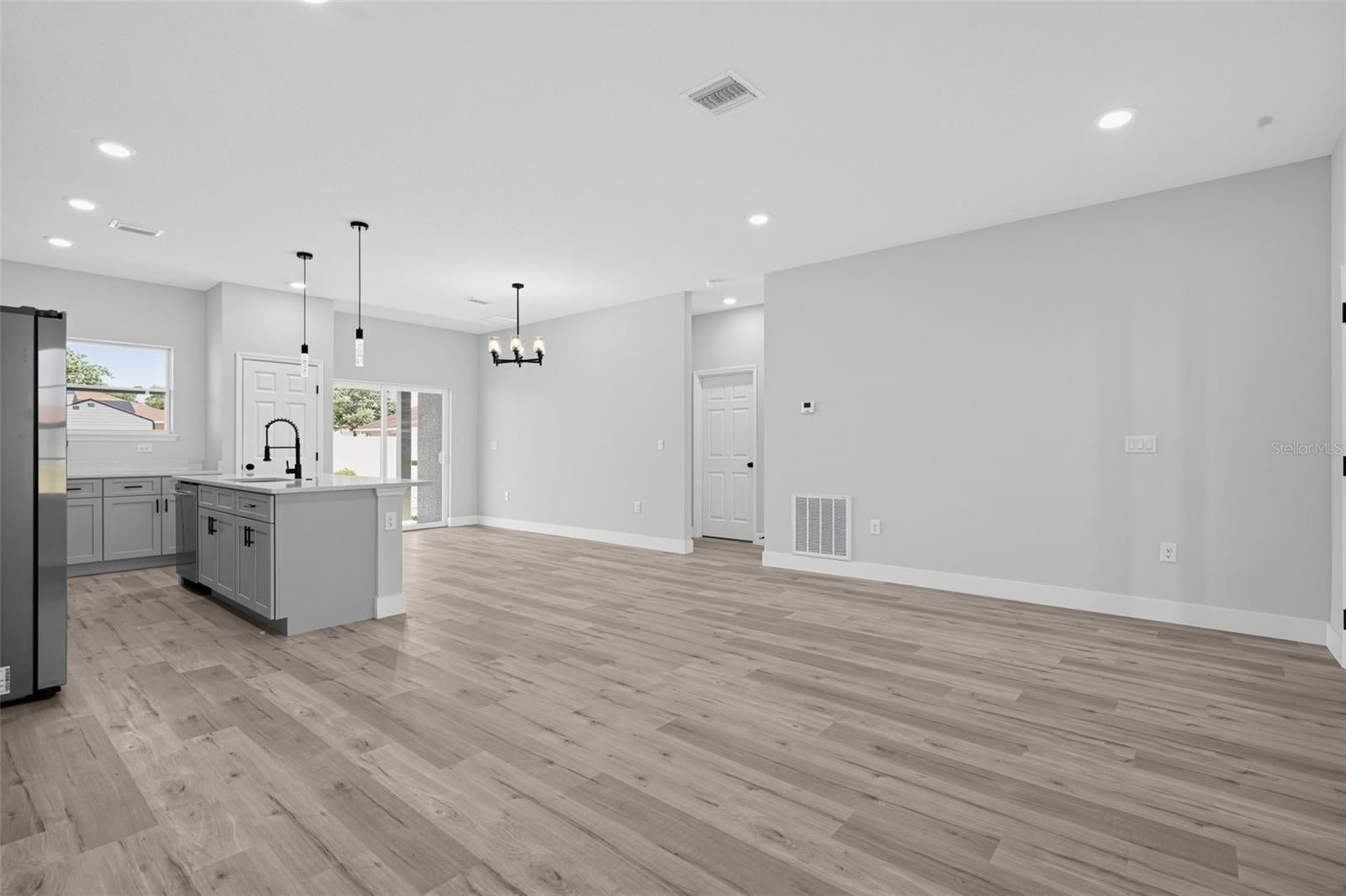 1100.00 - SEB CTRY EST/SEB HILLS AREA - Residential