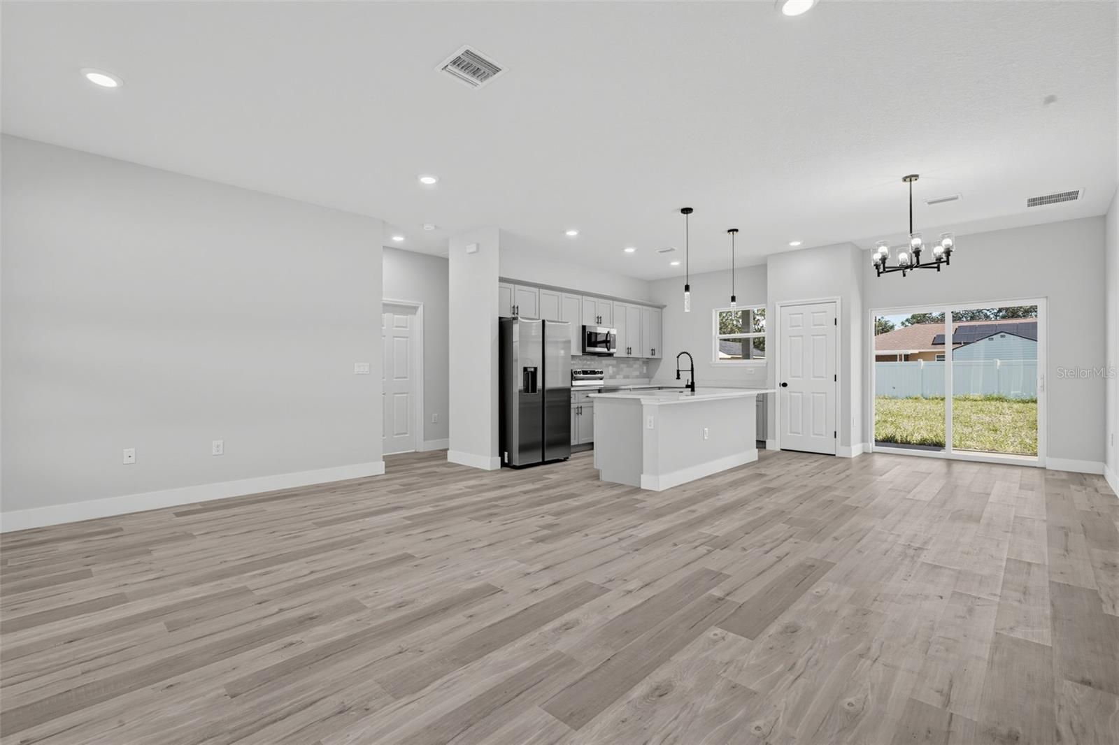 1100.00 - SEB CTRY EST/SEB HILLS AREA - Residential