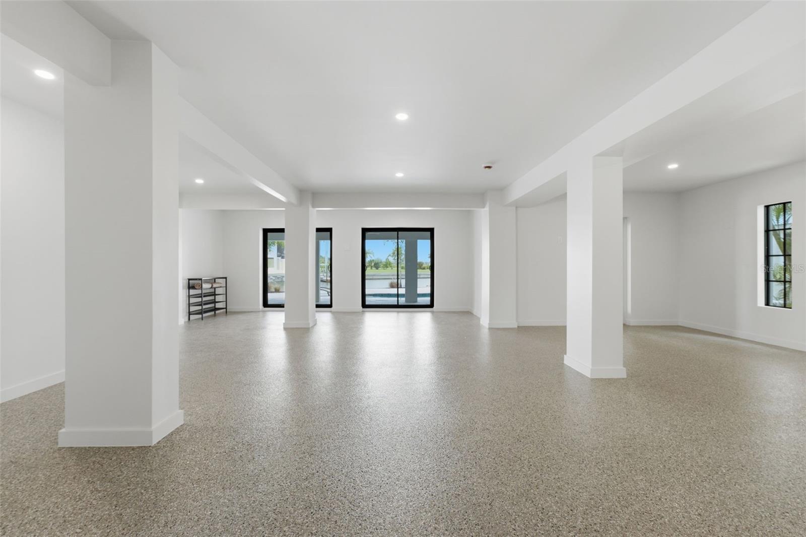 LEMON BAY ESTATES - Residential