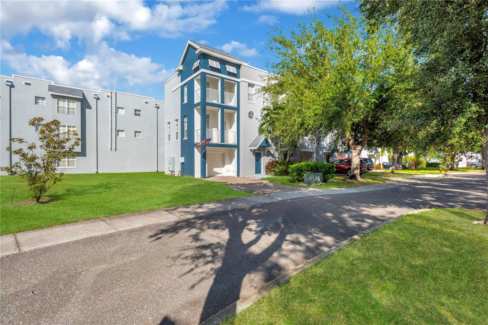 LEGACY PARK TWNHMS - Residential