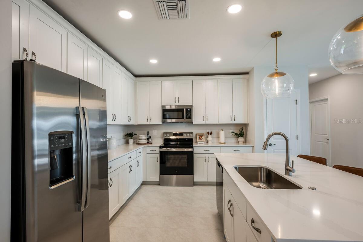 ENCLAVE AT KINGSWAY CIRCLE - Residential