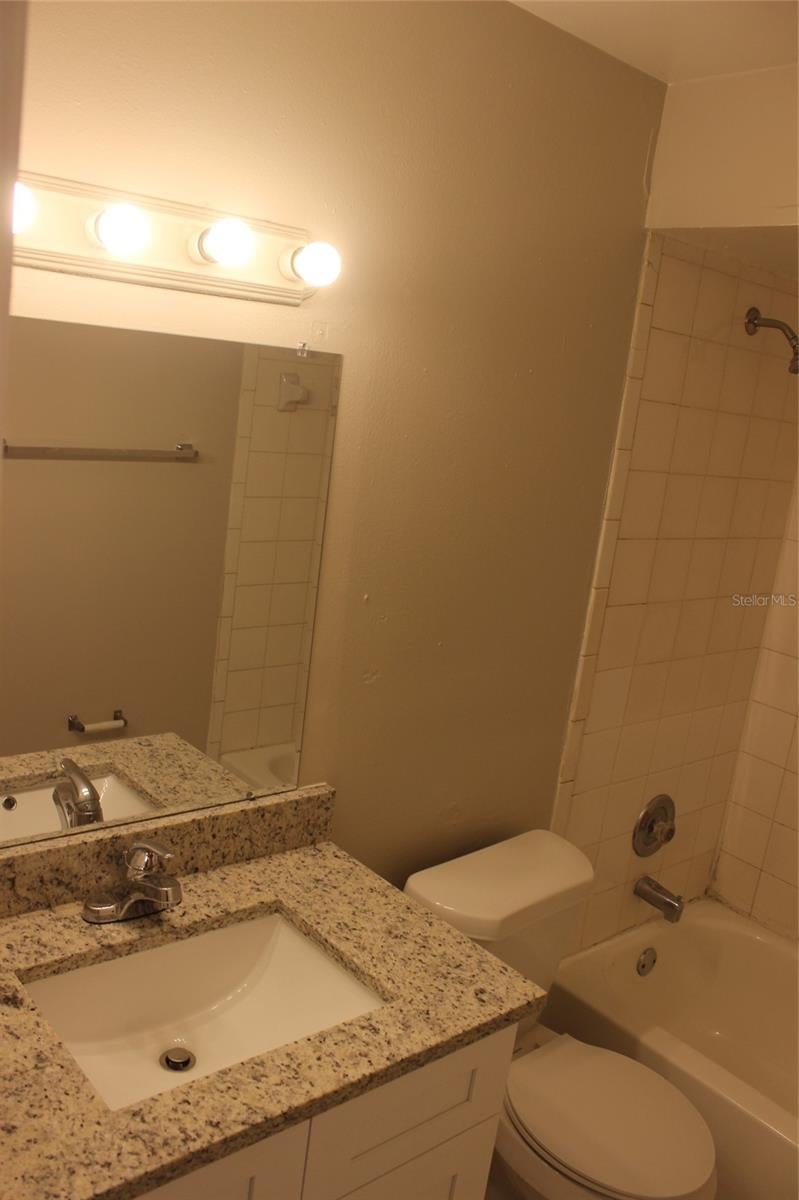 ALHAMBRA COURTS CONDO PH 02 - Residential