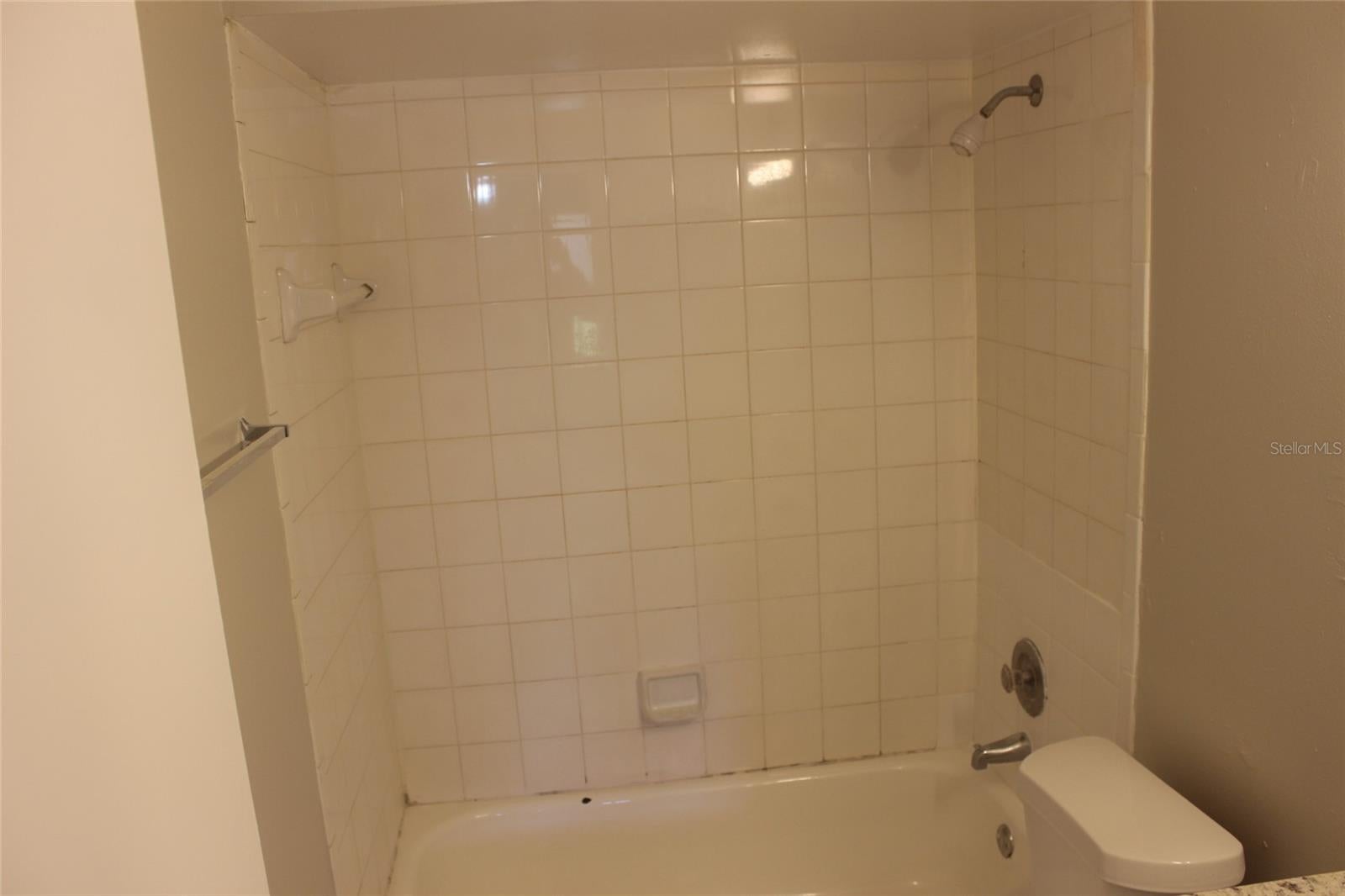 ALHAMBRA COURTS CONDO PH 02 - Residential