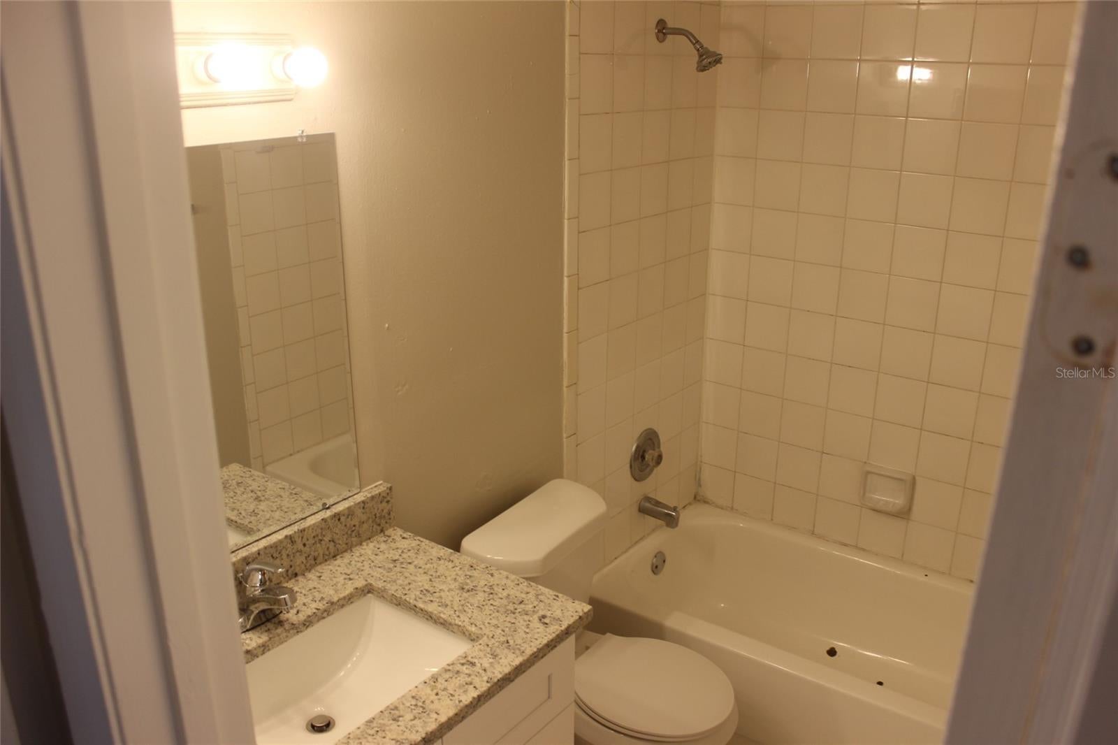 ALHAMBRA COURTS CONDO PH 02 - Residential