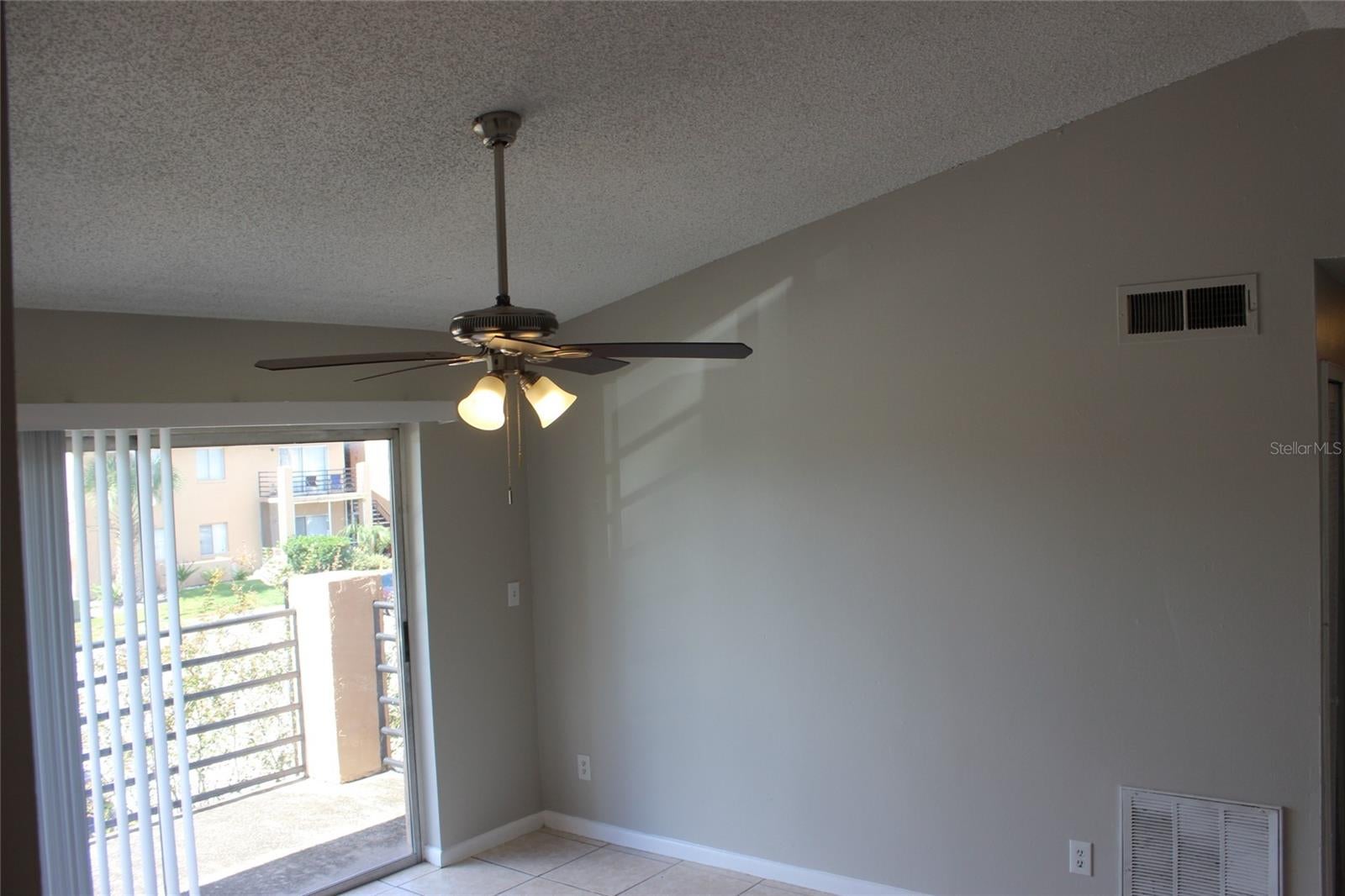 ALHAMBRA COURTS CONDO PH 02 - Residential