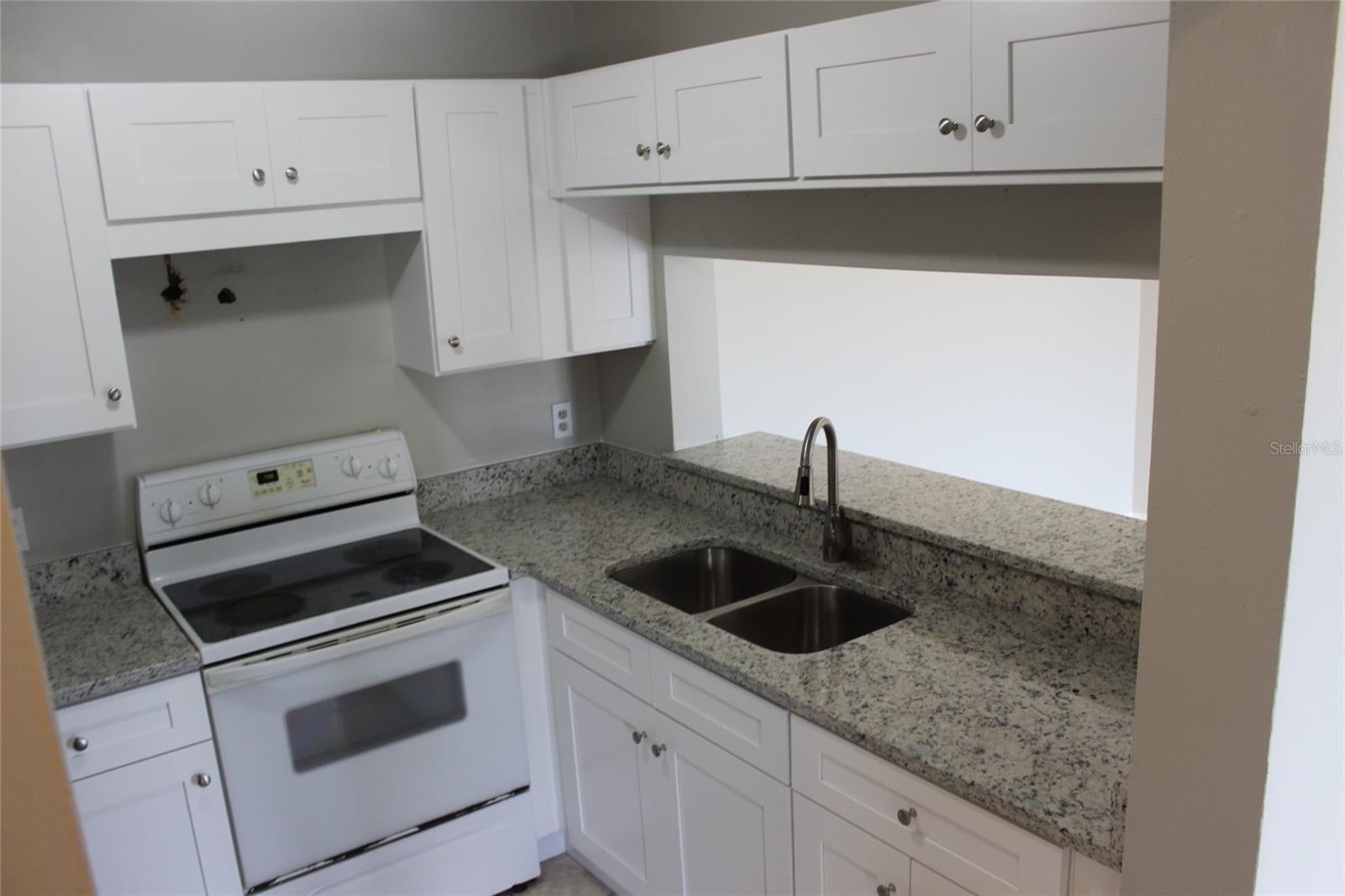 ALHAMBRA COURTS CONDO PH 02 - Residential
