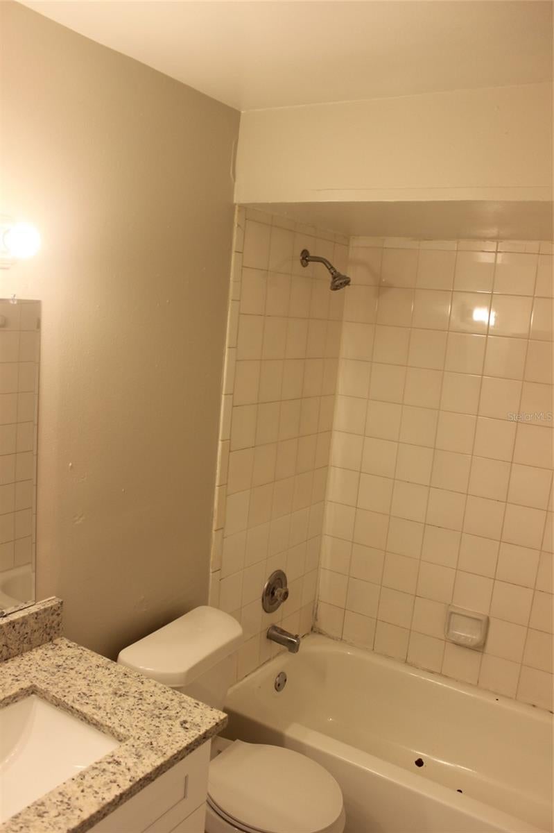 ALHAMBRA COURTS CONDO PH 02 - Residential