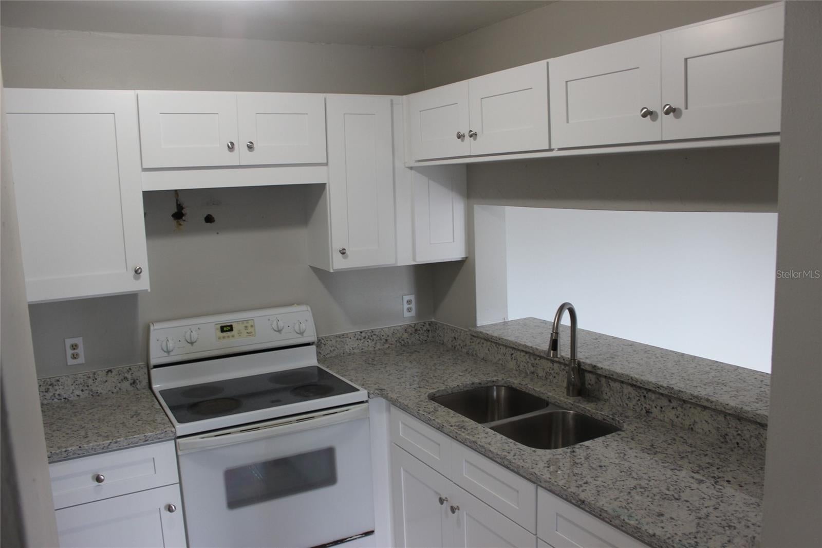 ALHAMBRA COURTS CONDO PH 02 - Residential