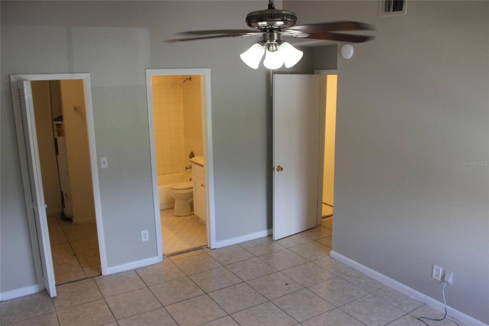 ALHAMBRA COURTS CONDO PH 02 - Residential