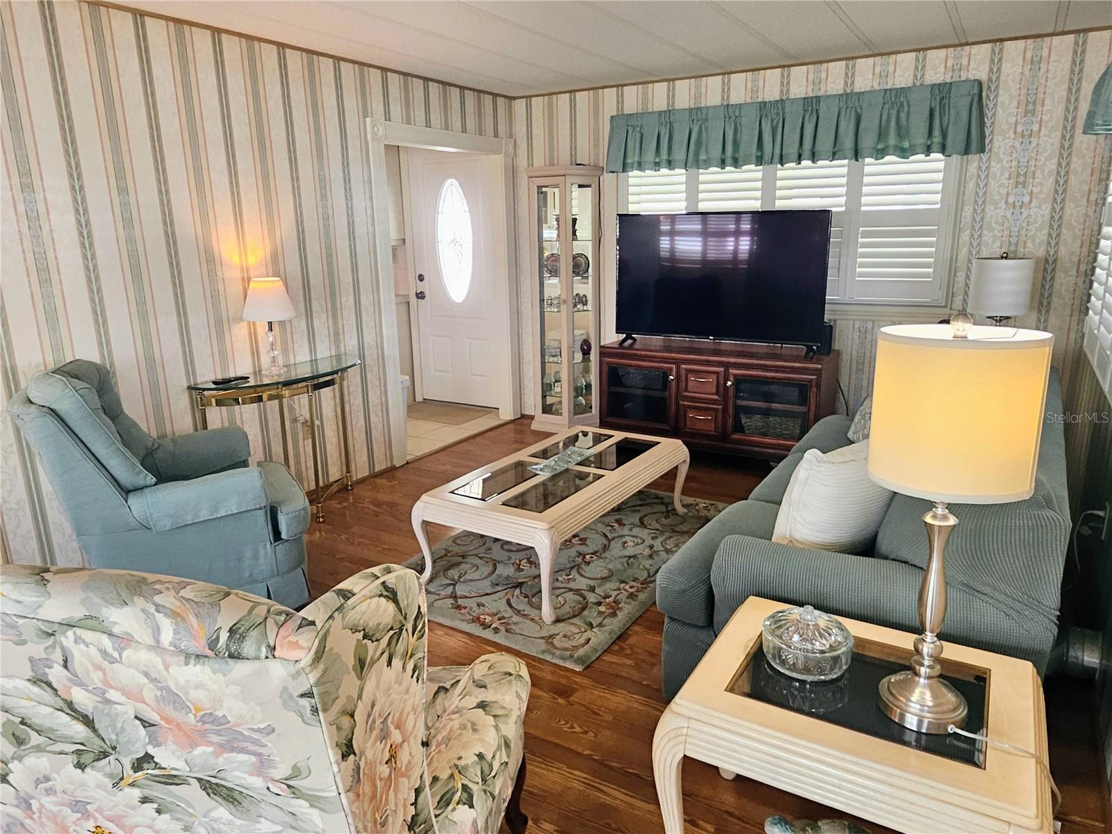 OAKWOOD MANOR - Residential