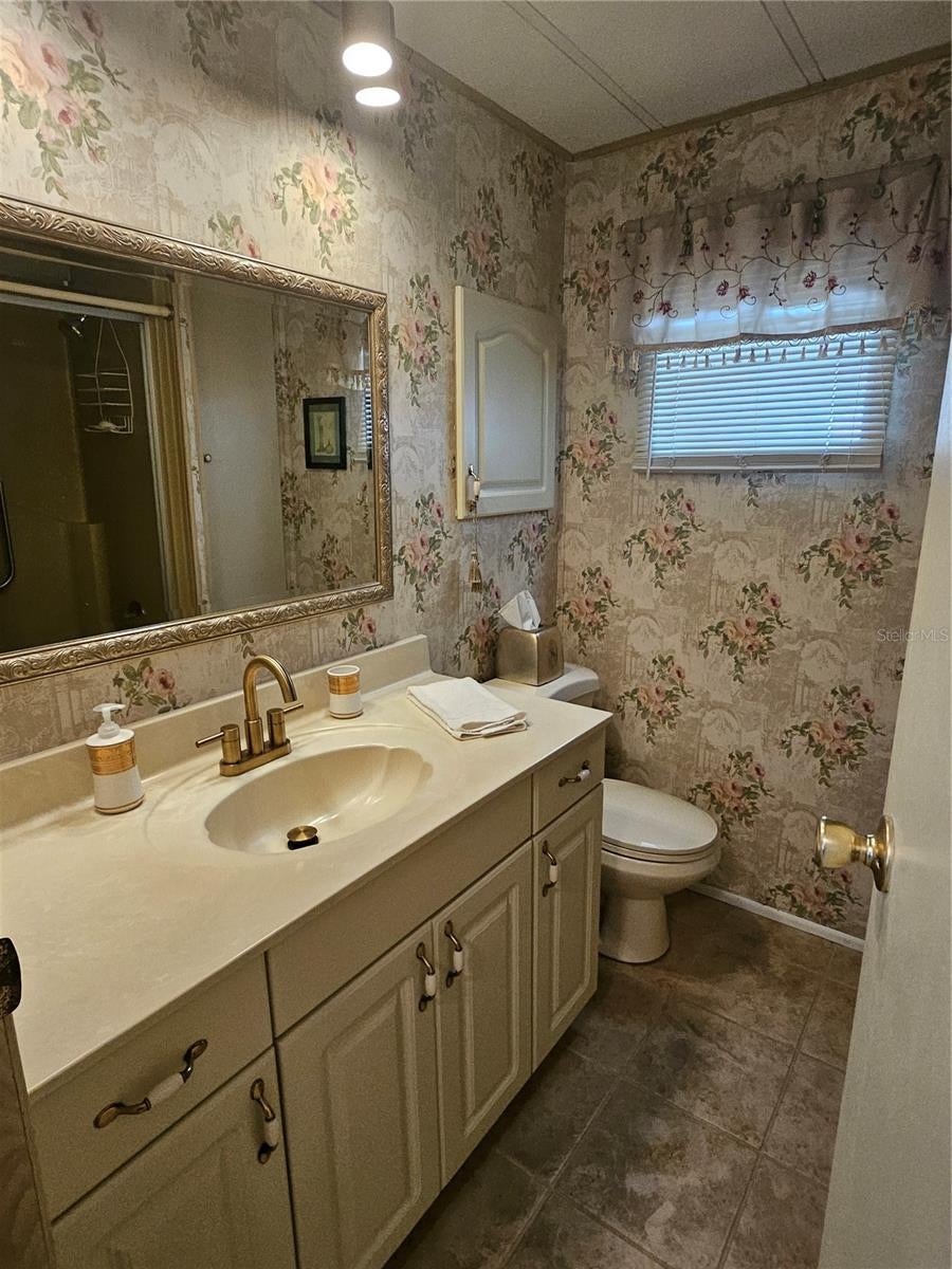OAKWOOD MANOR - Residential