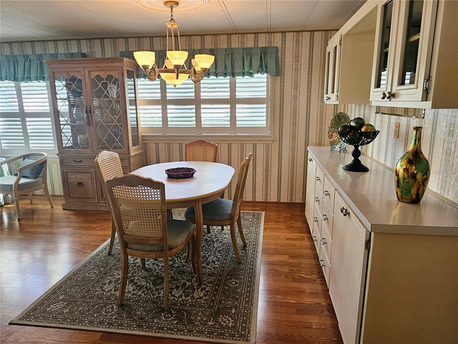 OAKWOOD MANOR - Residential