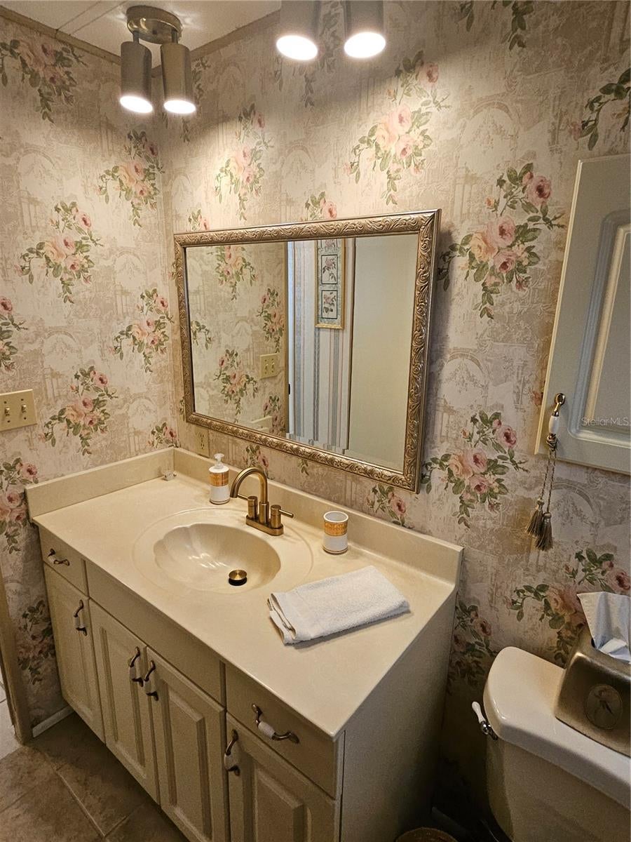 OAKWOOD MANOR - Residential