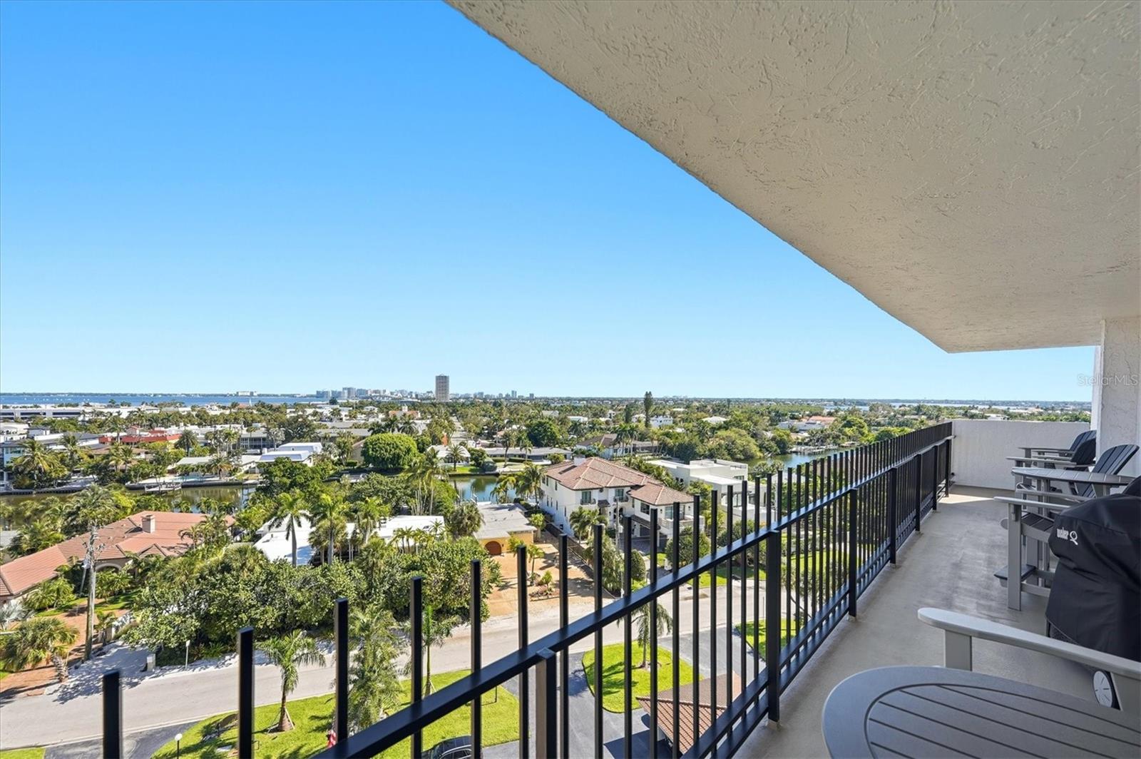 ST ARMAND TOWERS - Residential