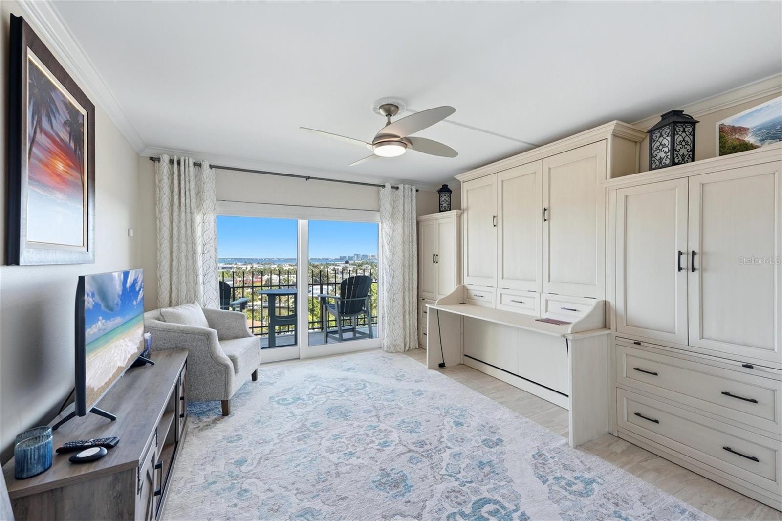 ST ARMAND TOWERS - Residential