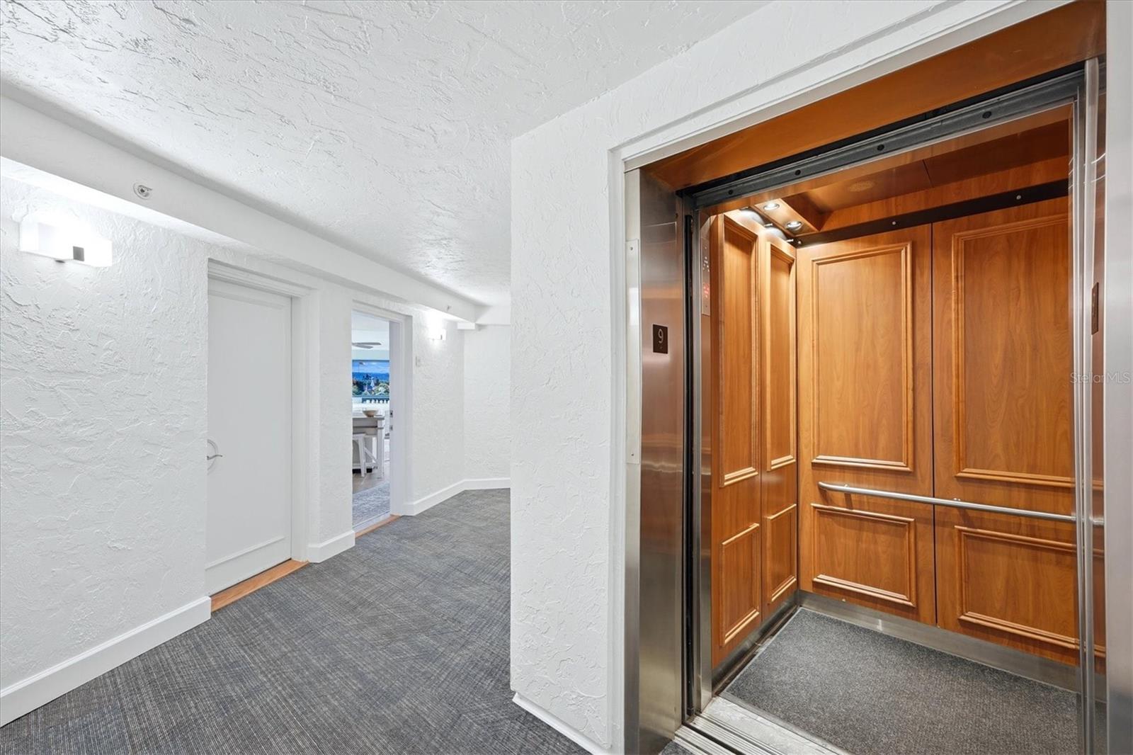 ST ARMAND TOWERS - Residential
