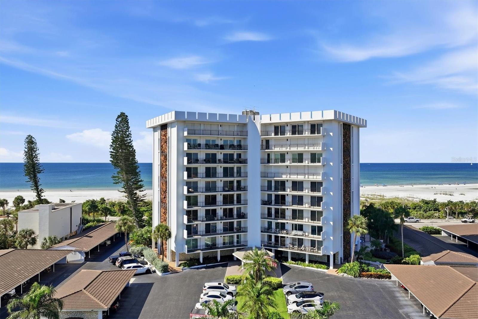 ST ARMAND TOWERS - Residential