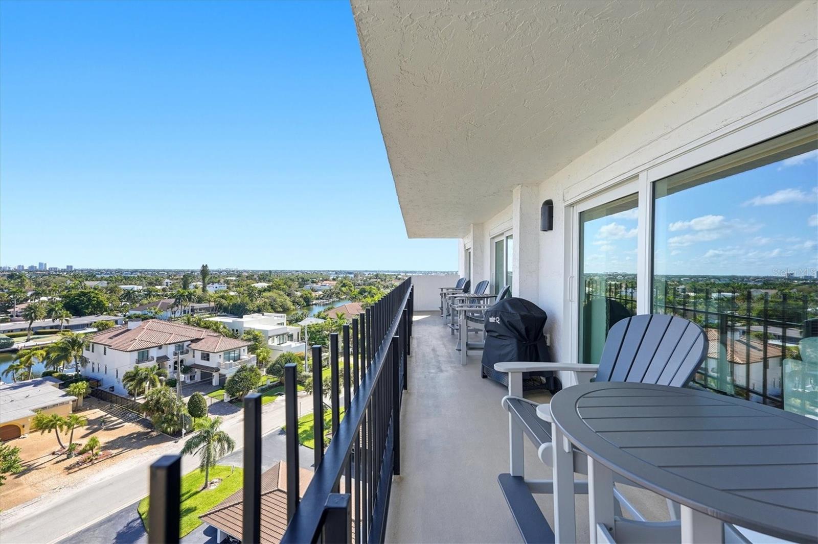 ST ARMAND TOWERS - Residential