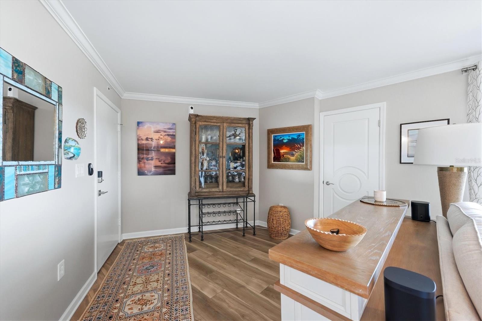 ST ARMAND TOWERS - Residential
