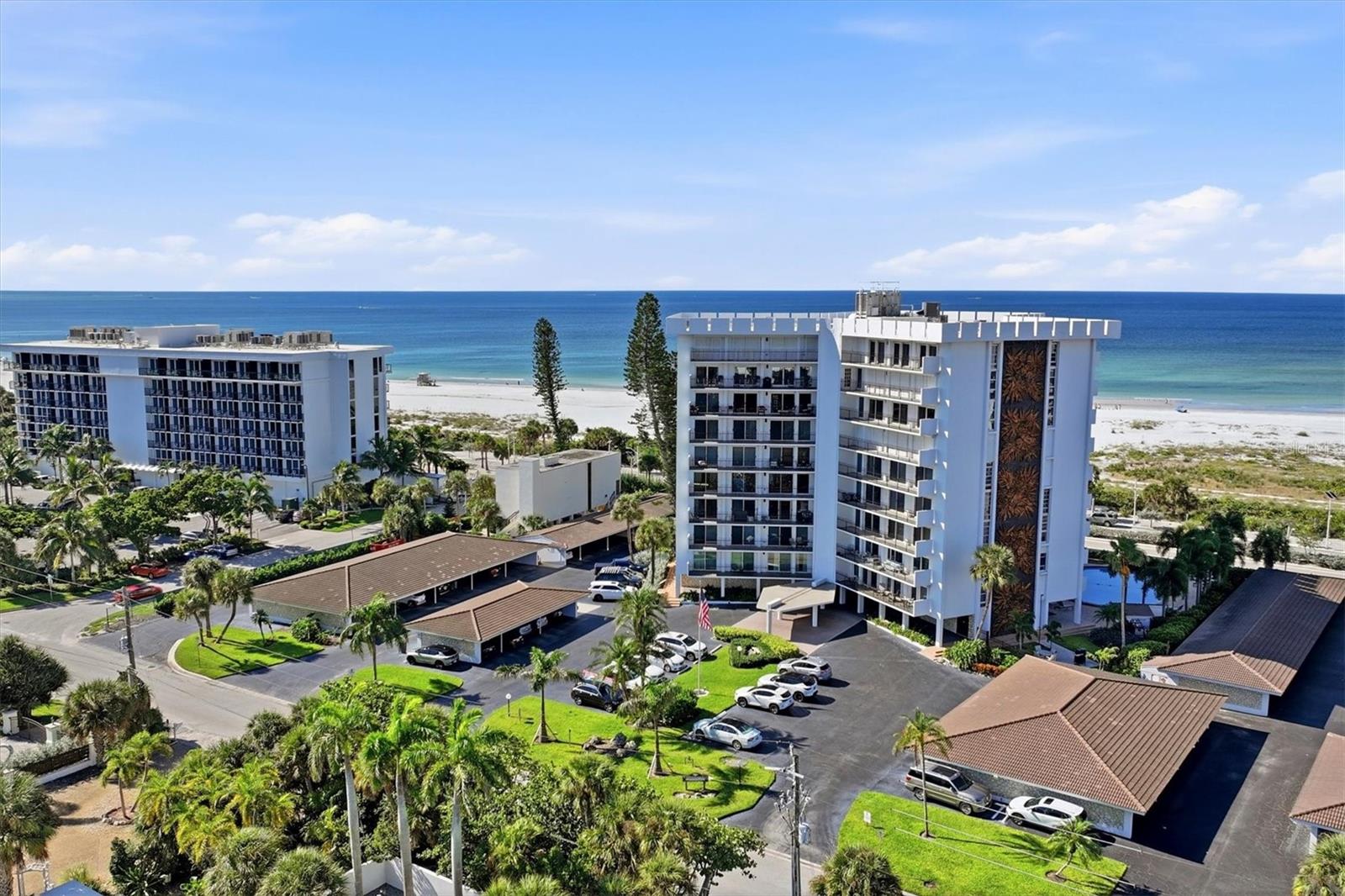 ST ARMAND TOWERS - Residential