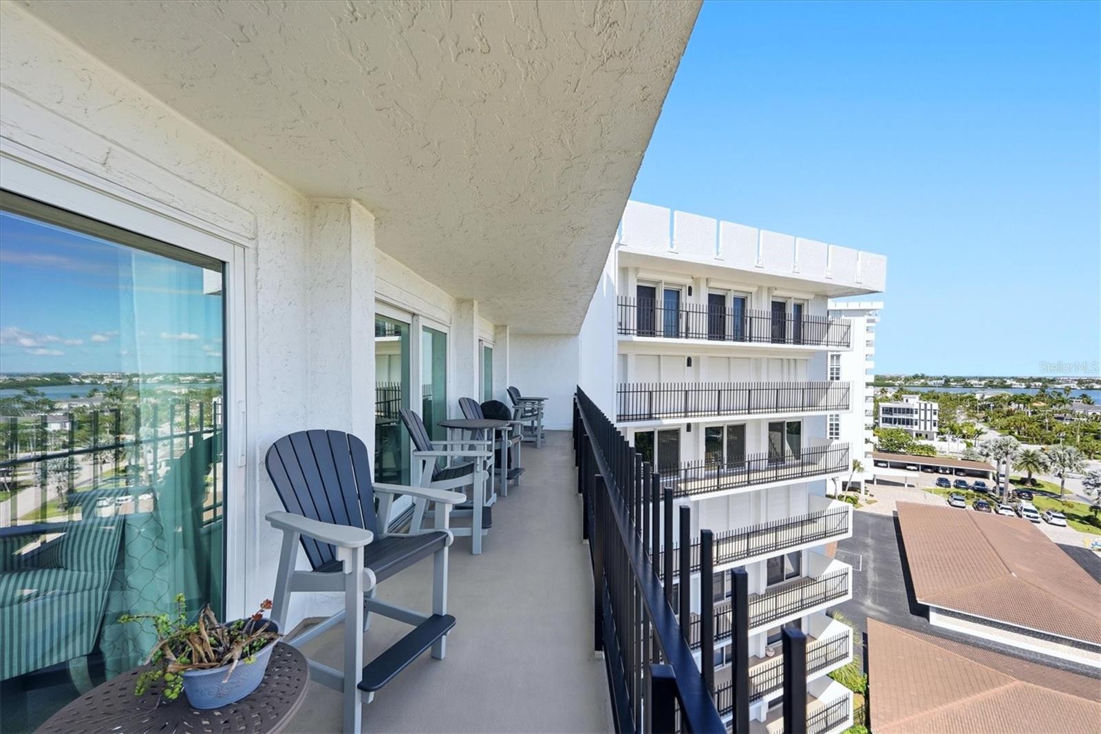 ST ARMAND TOWERS - Residential