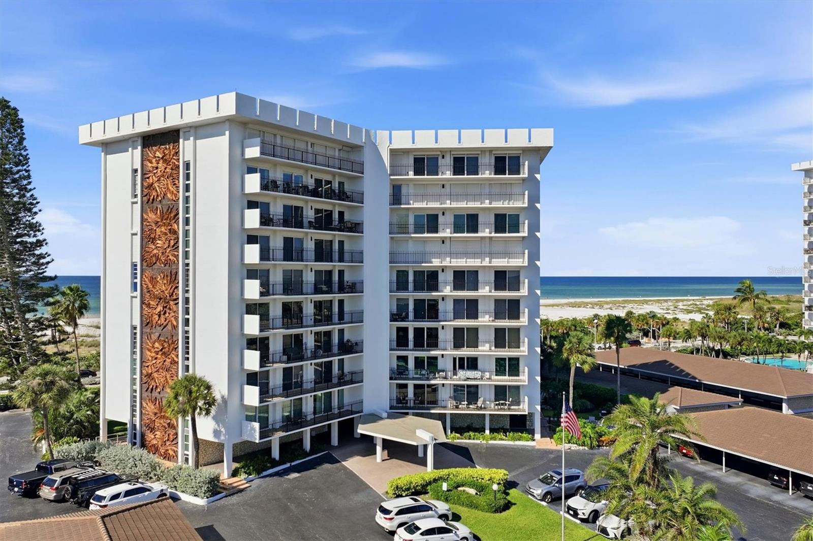 ST ARMAND TOWERS - Residential