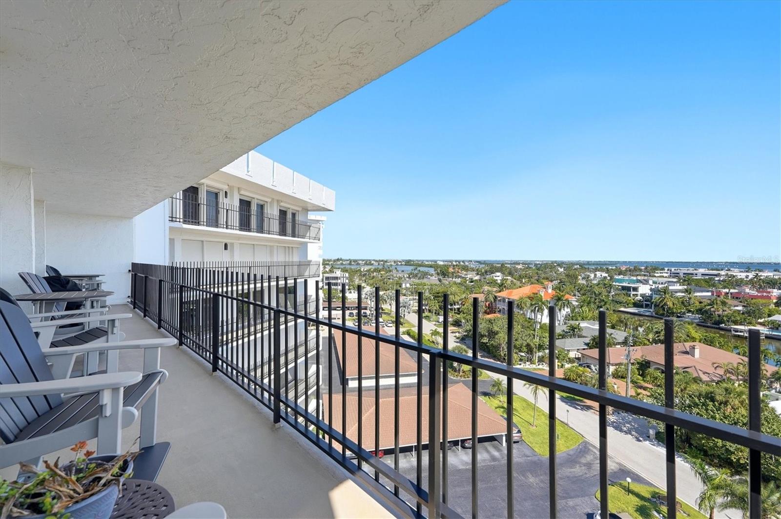ST ARMAND TOWERS - Residential