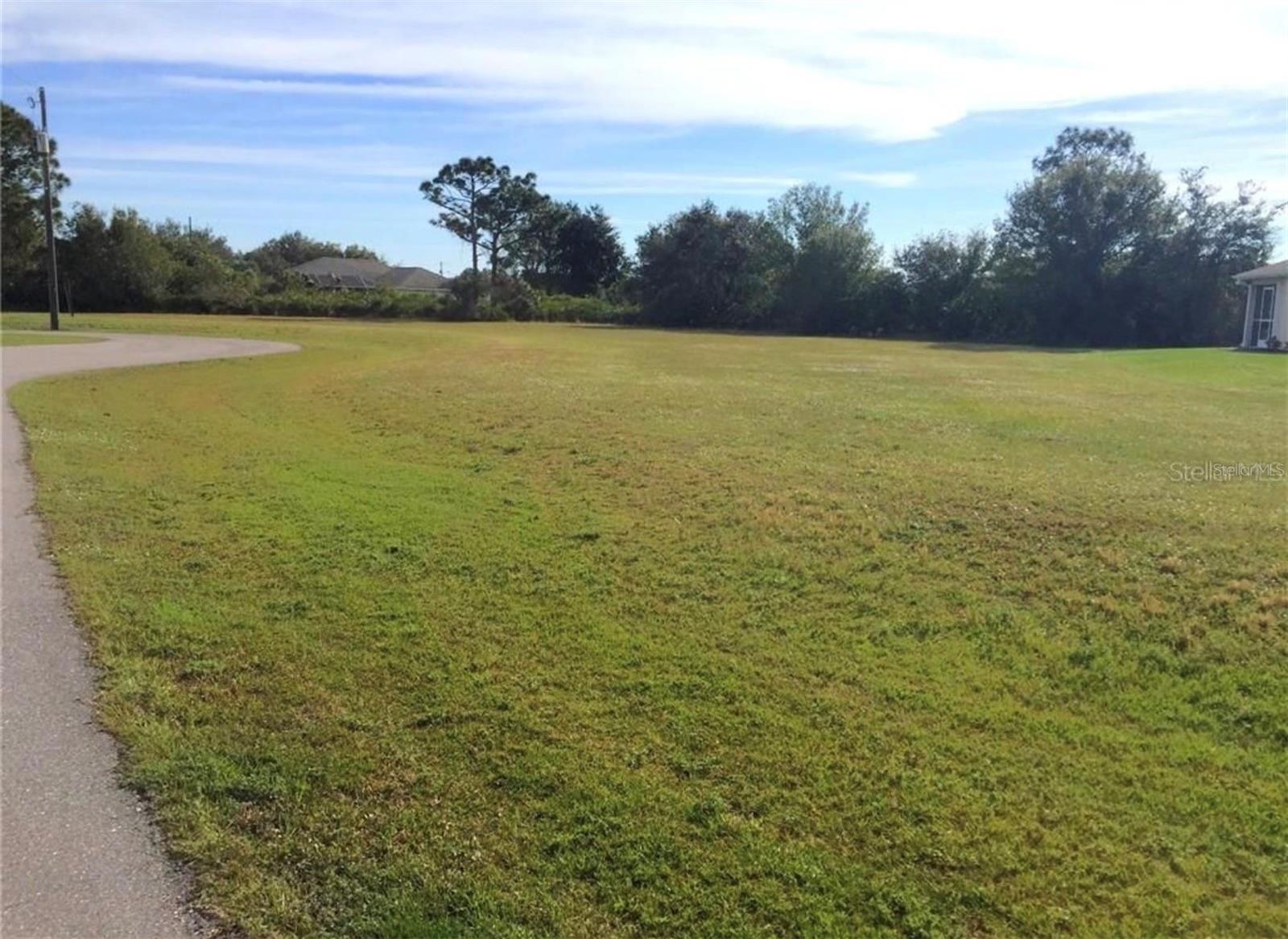 PUNTA GORDA ISLES SEC 20 - Land