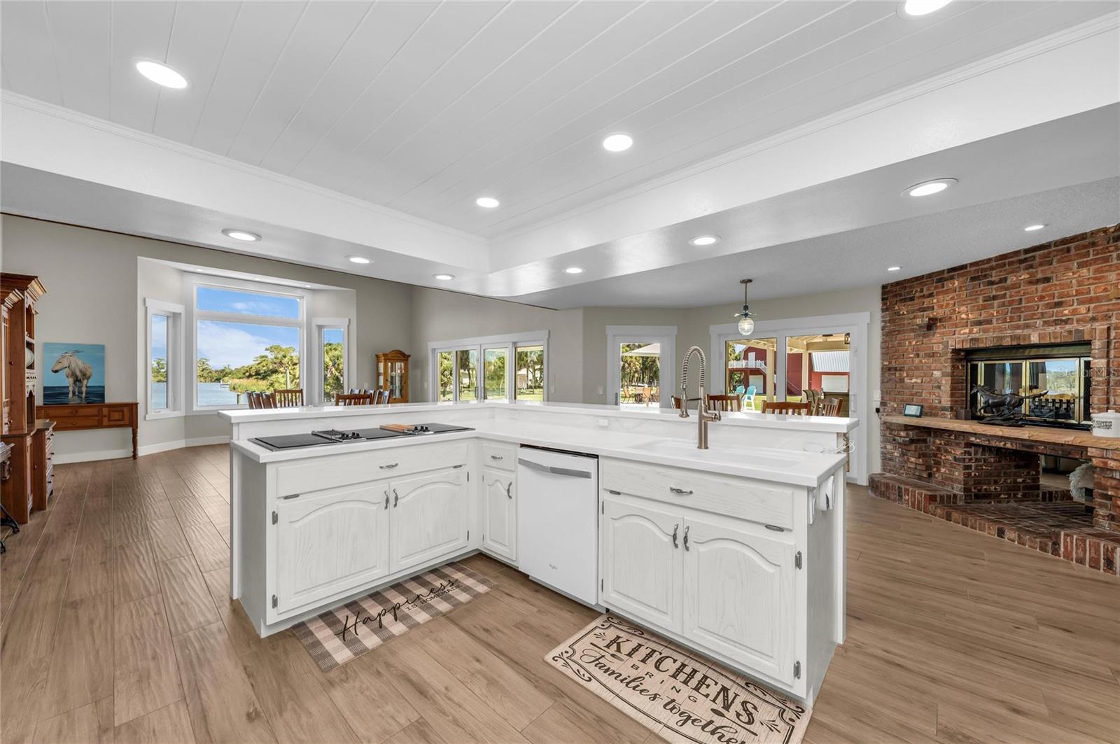 ENGLEWOOD FARM ACRES - Residential