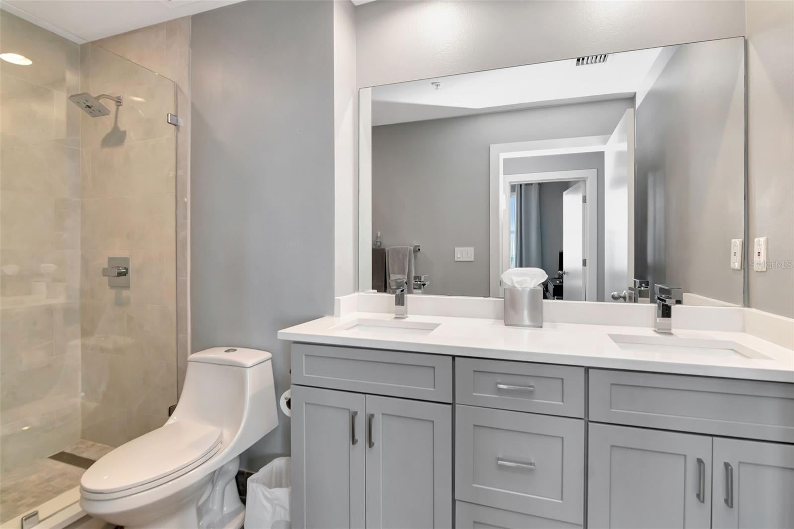GRAND CENTRAL AT KENNEDY RESID - Residential