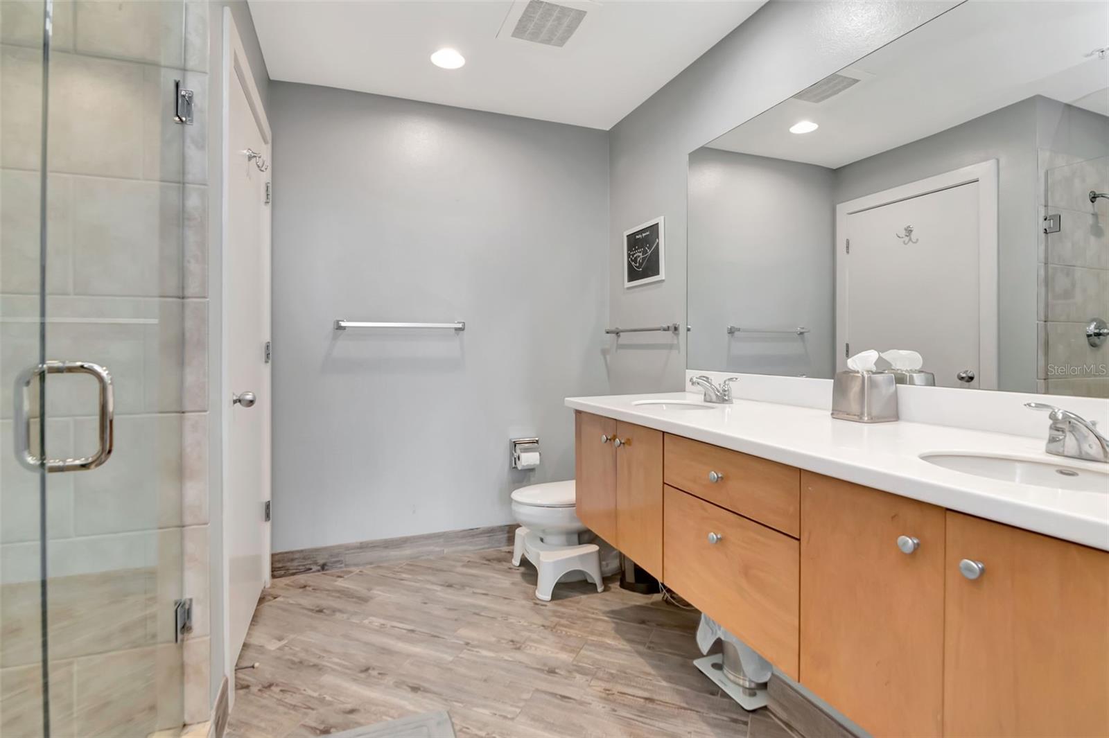 GRAND CENTRAL AT KENNEDY RESID - Residential