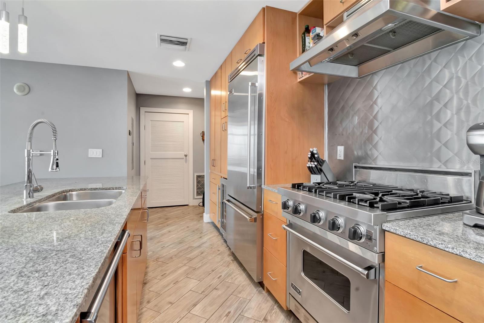 GRAND CENTRAL AT KENNEDY RESID - Residential