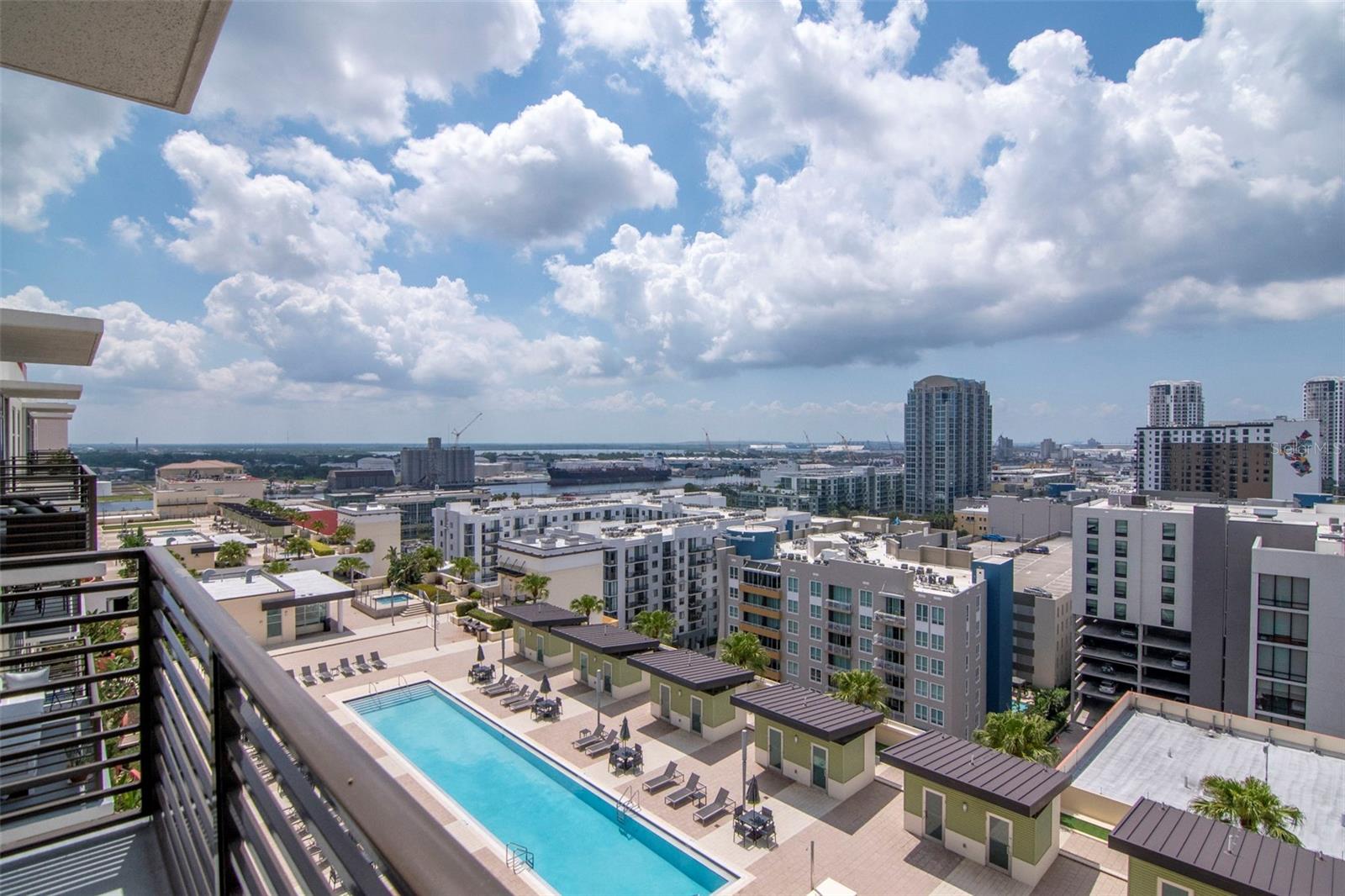 GRAND CENTRAL AT KENNEDY RESID - Residential