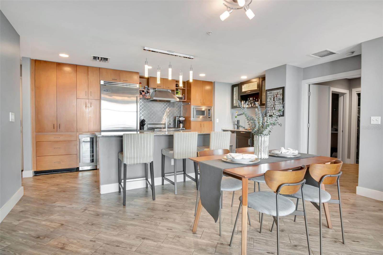 GRAND CENTRAL AT KENNEDY RESID - Residential