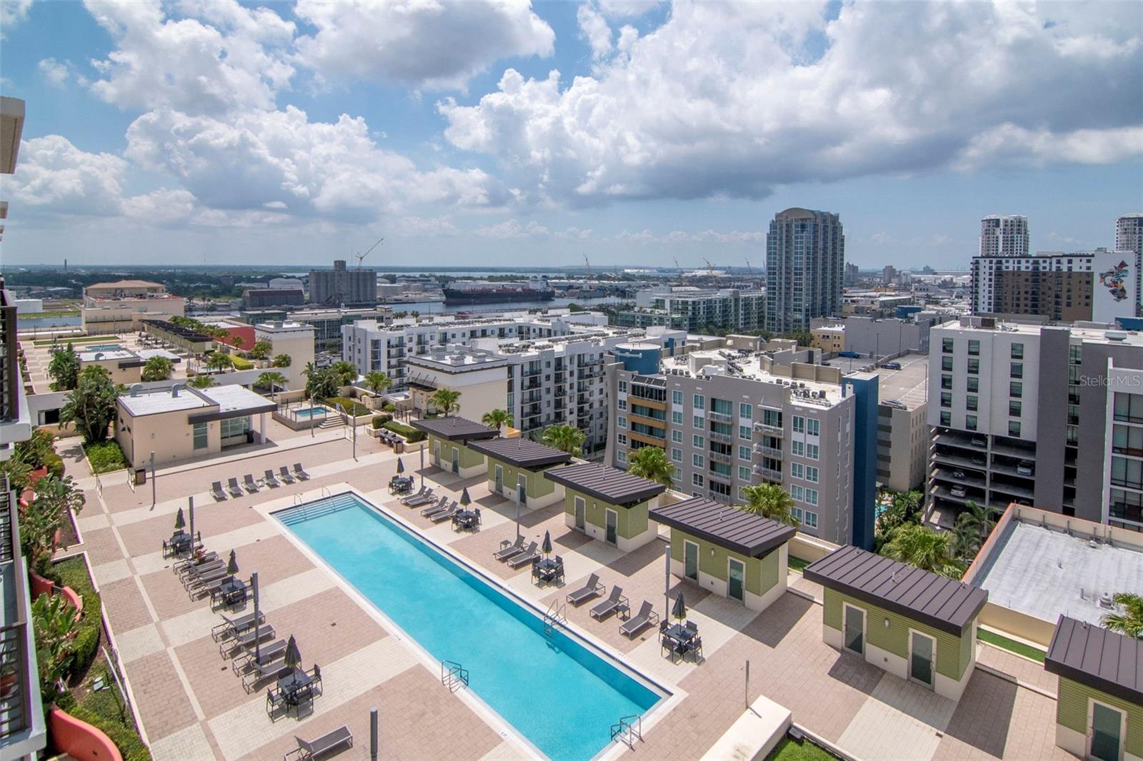 GRAND CENTRAL AT KENNEDY RESID - Residential