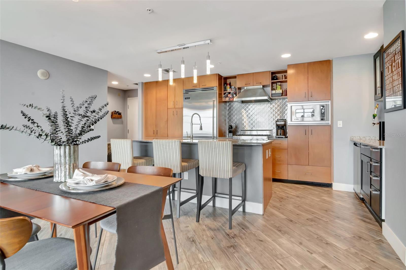 GRAND CENTRAL AT KENNEDY RESID - Residential