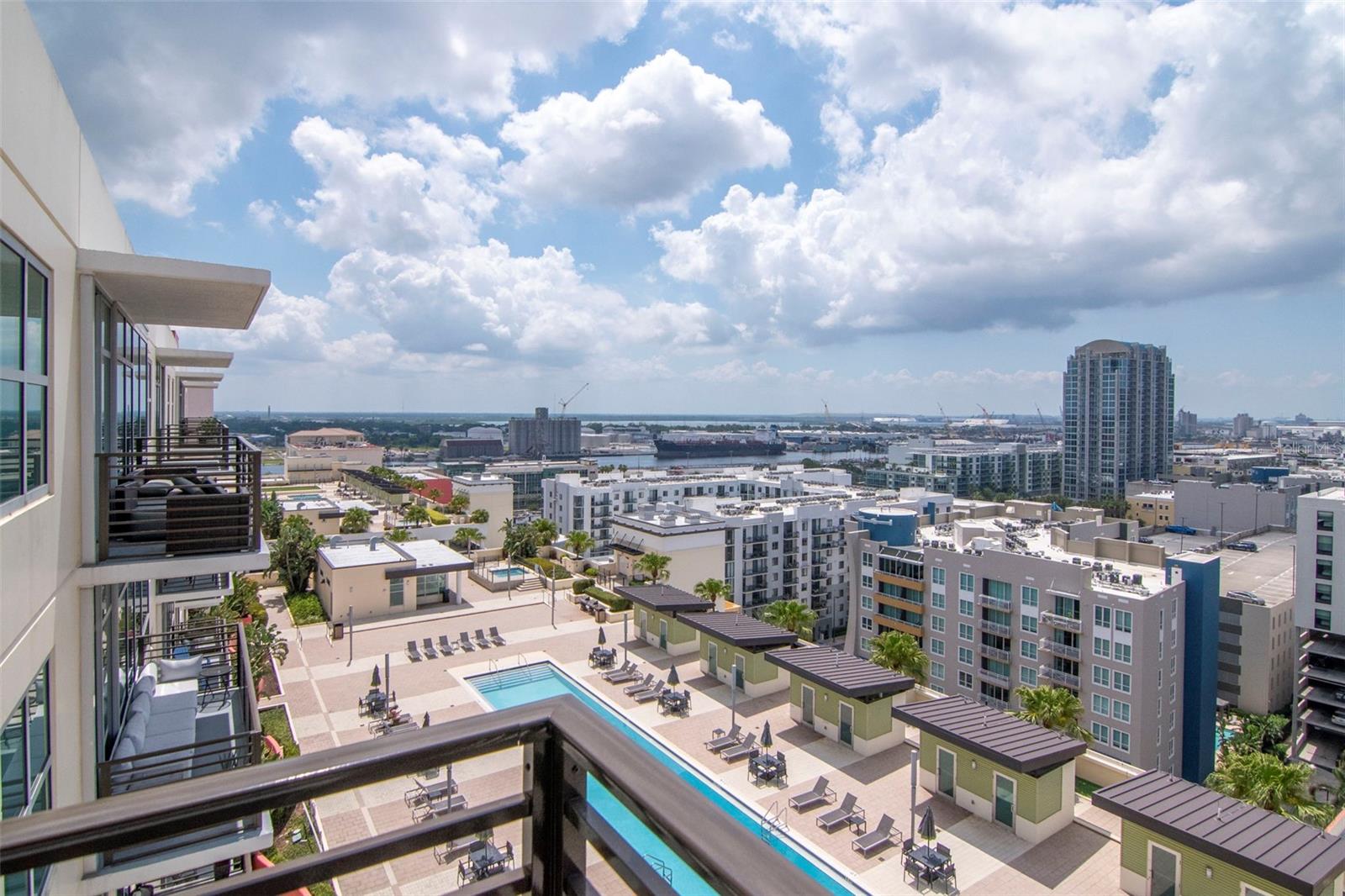 GRAND CENTRAL AT KENNEDY RESID - Residential