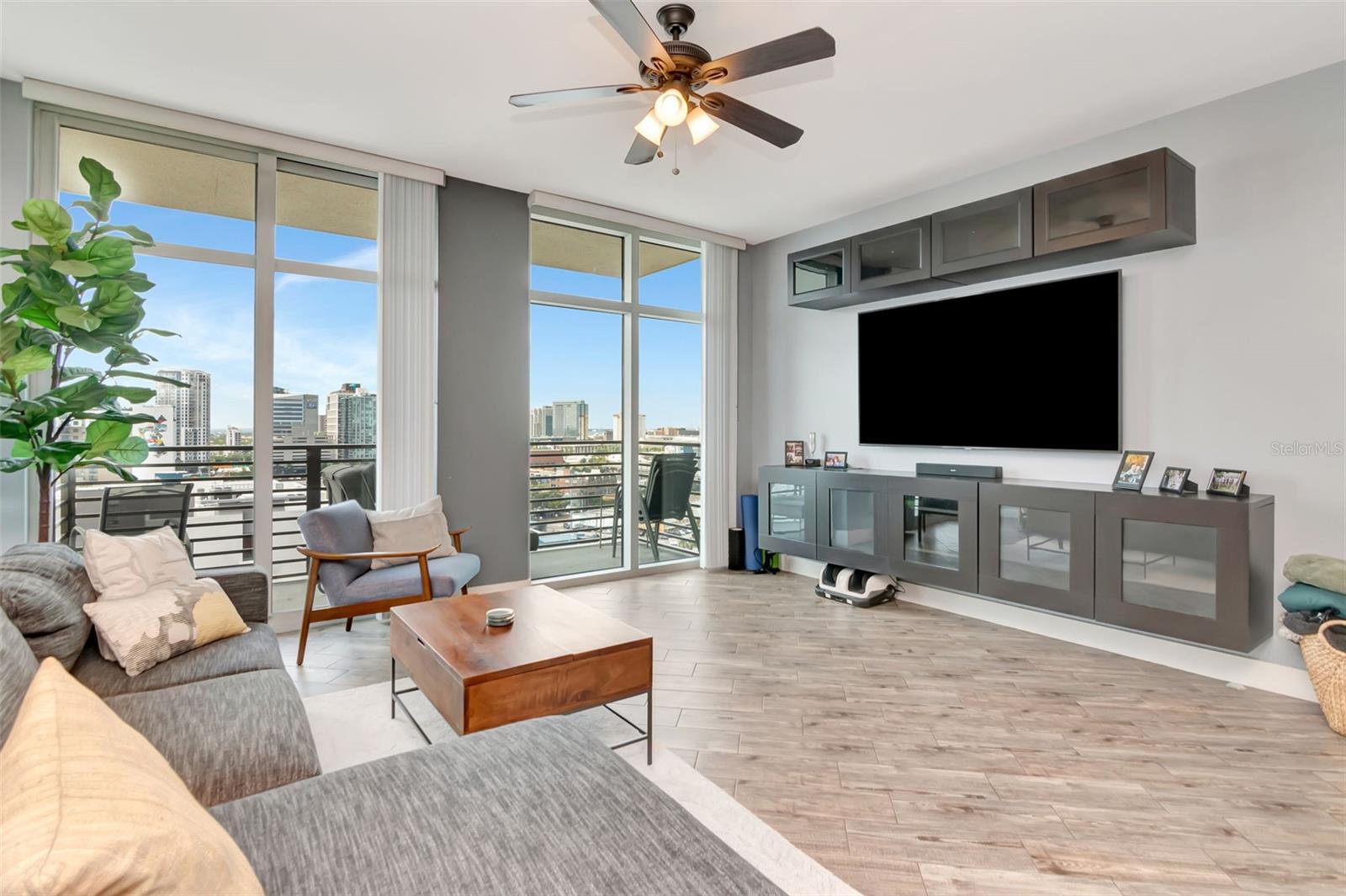 GRAND CENTRAL AT KENNEDY RESID - Residential