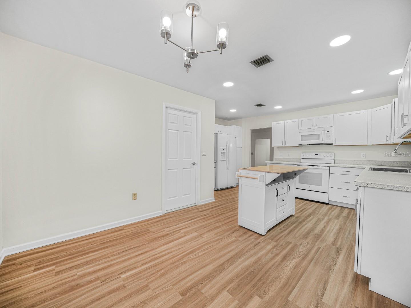 LAKE BLUE ESTATES SUB - Residential