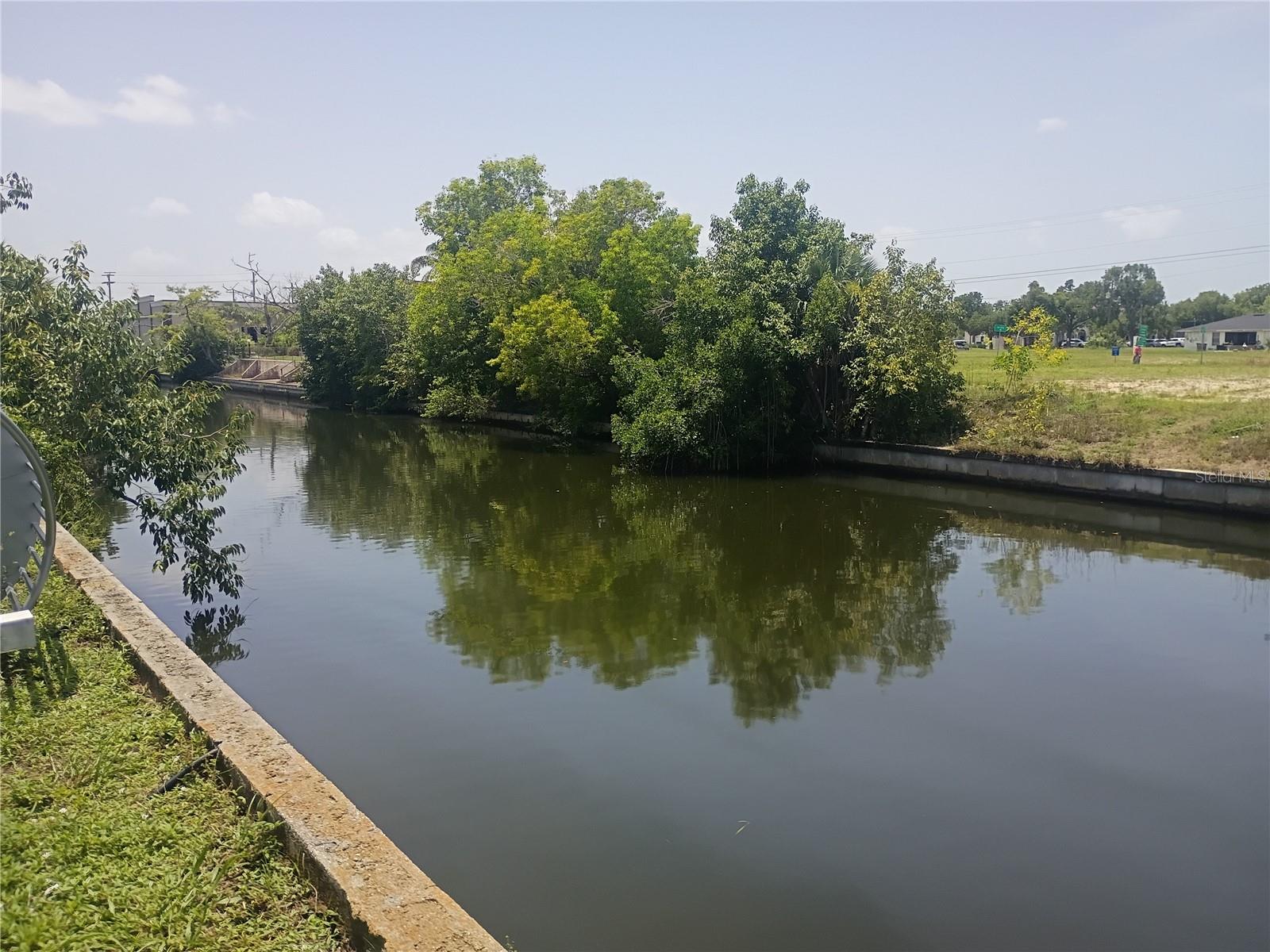 CAPE CORAL - Commercial Sale