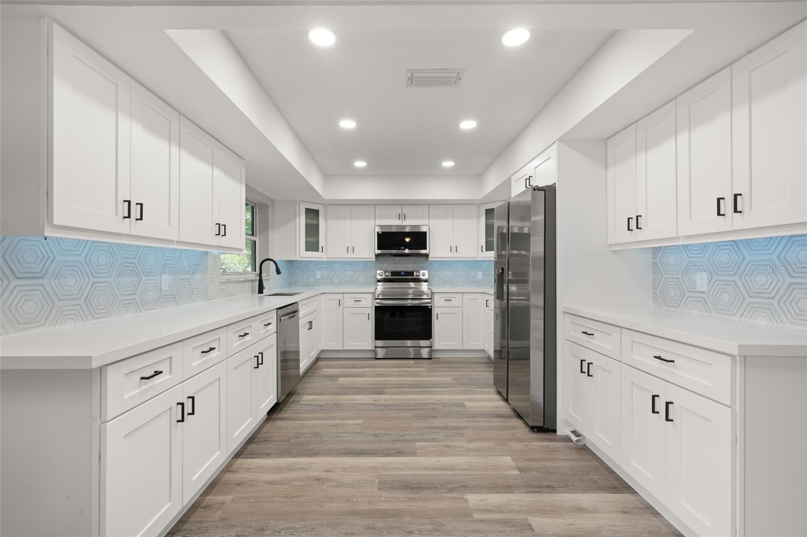 LEISURE LAKES SEC 11 - Residential