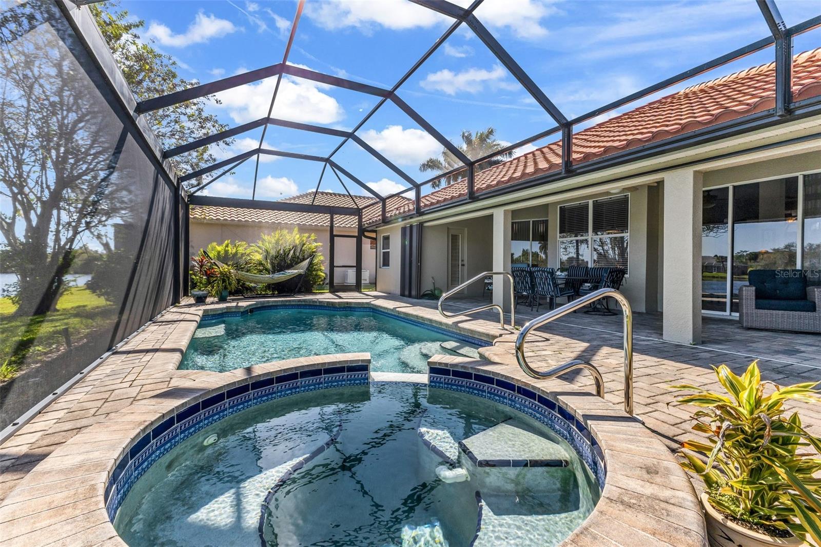 RIVERWOOD - Residential