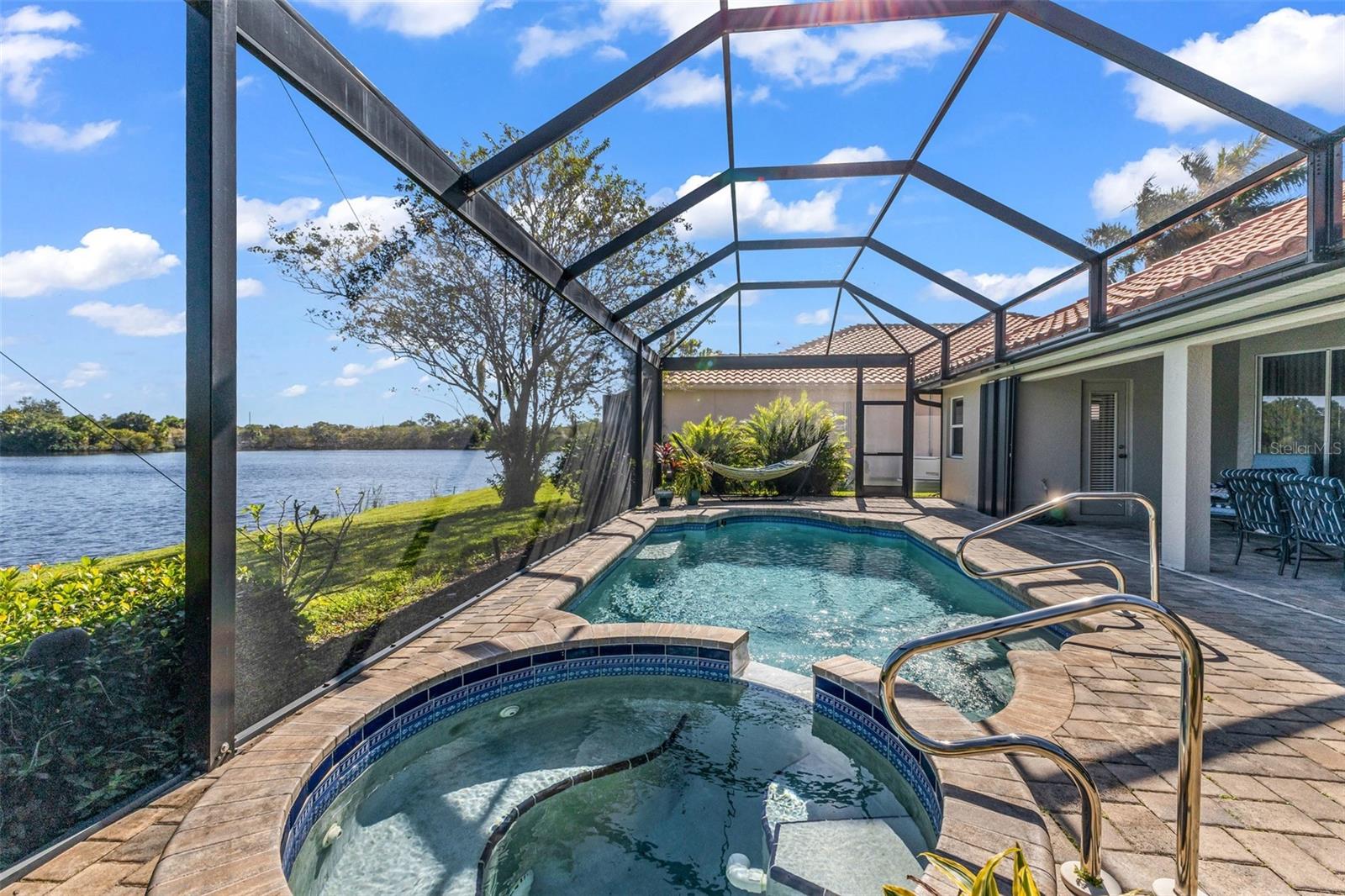 RIVERWOOD - Residential