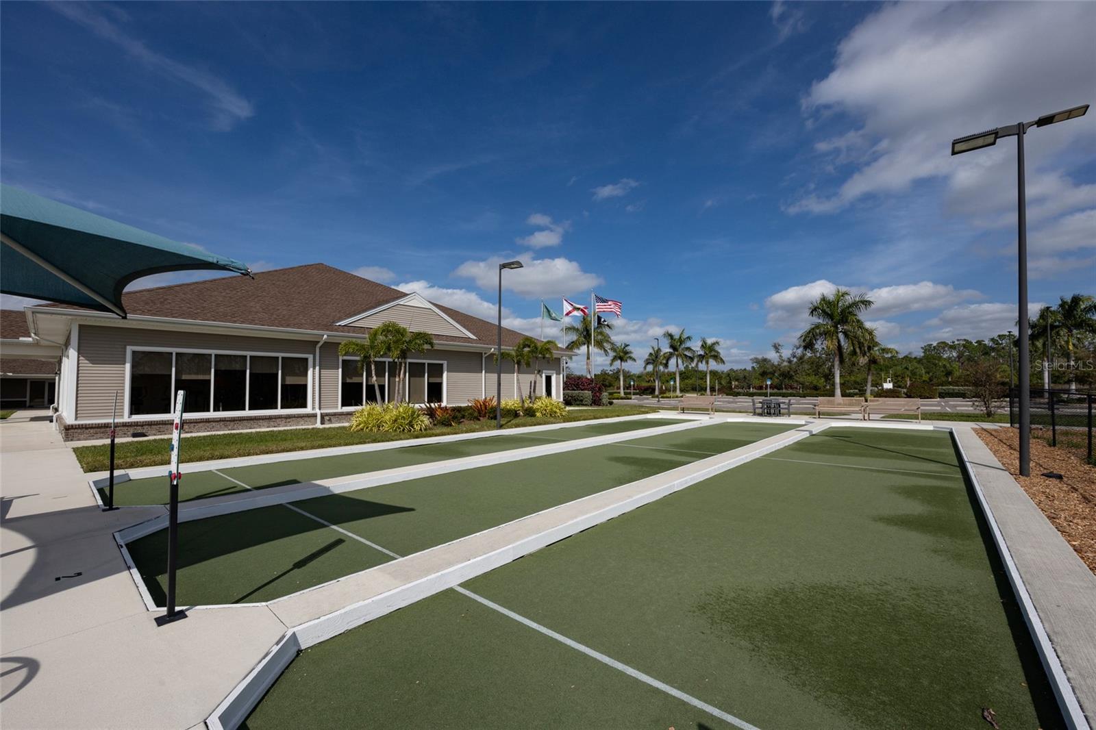 RIVERWOOD - Residential