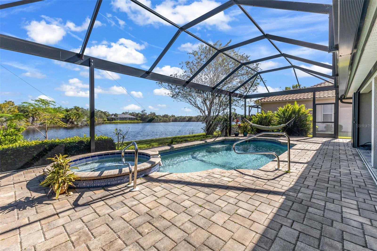 RIVERWOOD - Residential