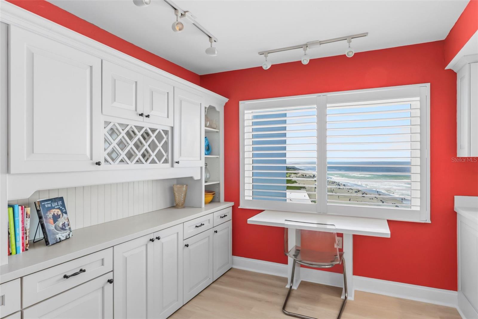 GULF HORIZONS - Residential