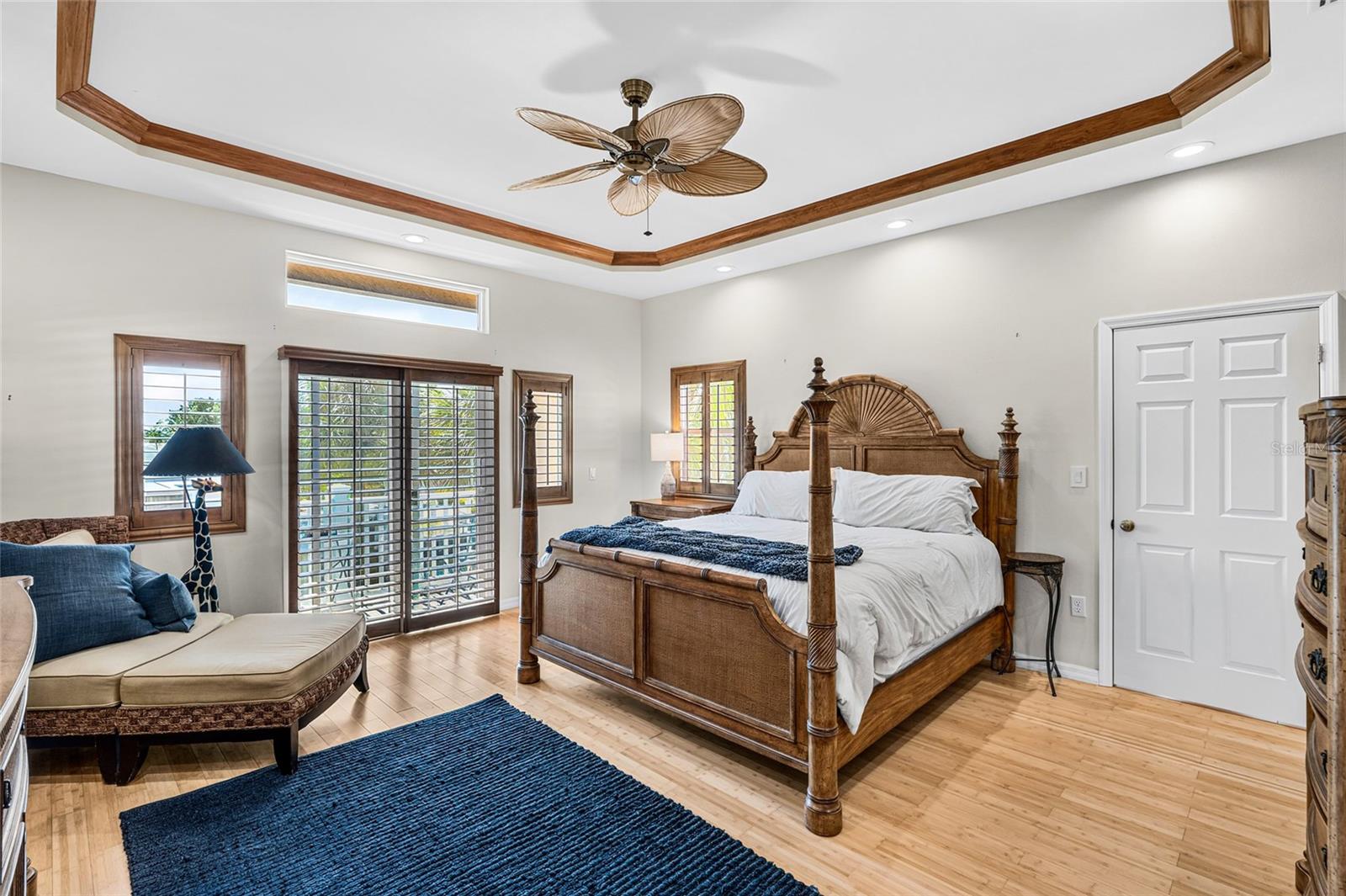 SIESTA ISLES - Residential