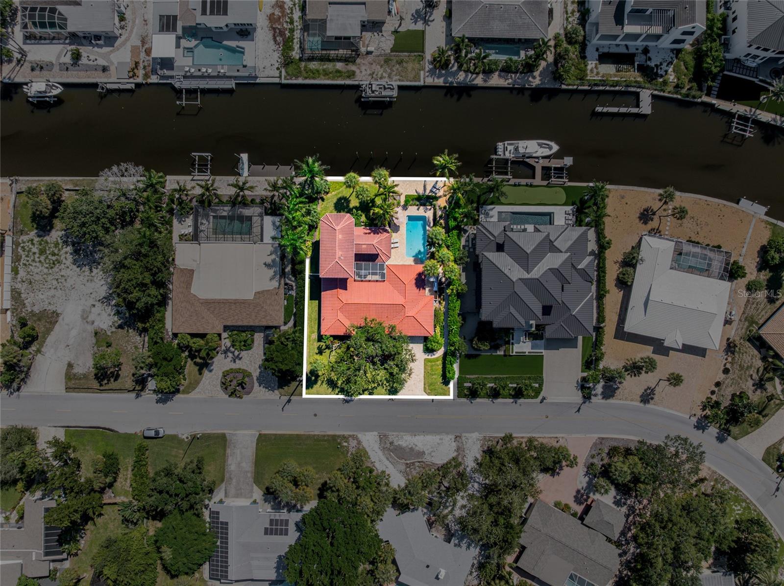 SIESTA ISLES - Residential